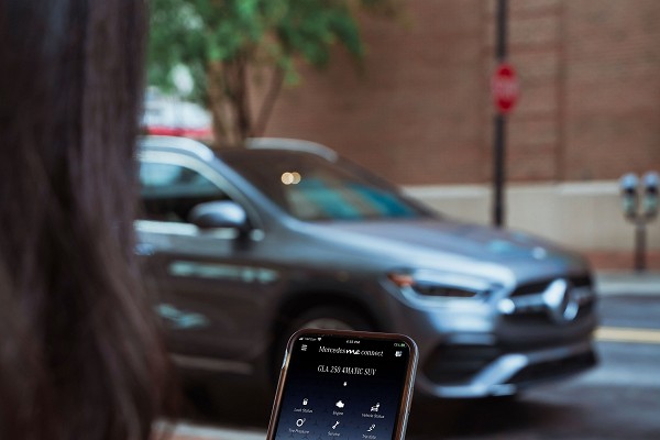 Mercedes me connect app